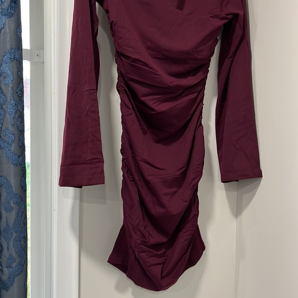 Susana Monaco bell sleeve rushed mini dress in port - Picture 2 of 6